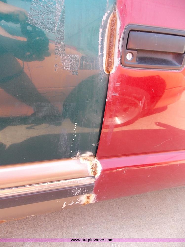 image for item J3691 1996 Chevrolet S10 Ext. Cab pickup truck