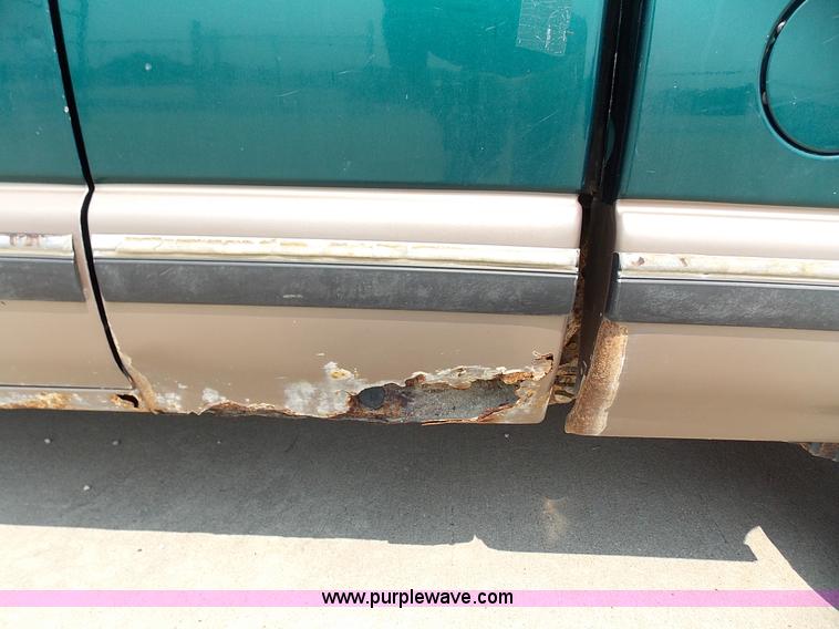 image for item J3691 1996 Chevrolet S10 Ext. Cab pickup truck