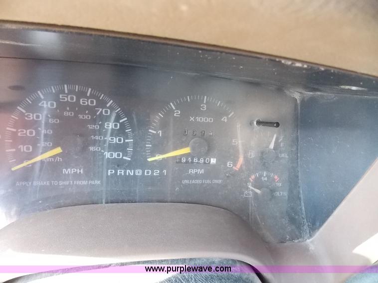 image for item J3691 1996 Chevrolet S10 Ext. Cab pickup truck