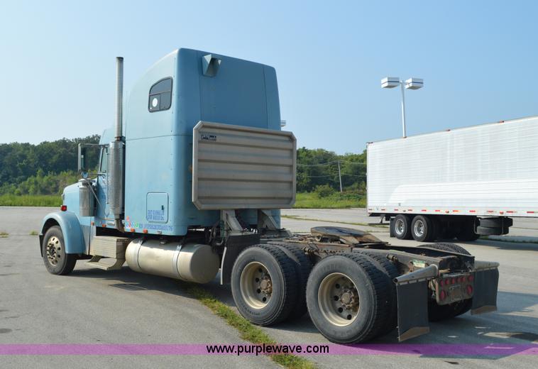 image for item AX9424 1999 Freightliner FLD120 semi truck