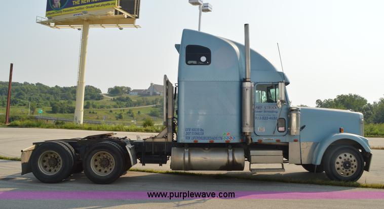 image for item AX9424 1999 Freightliner FLD120 semi truck