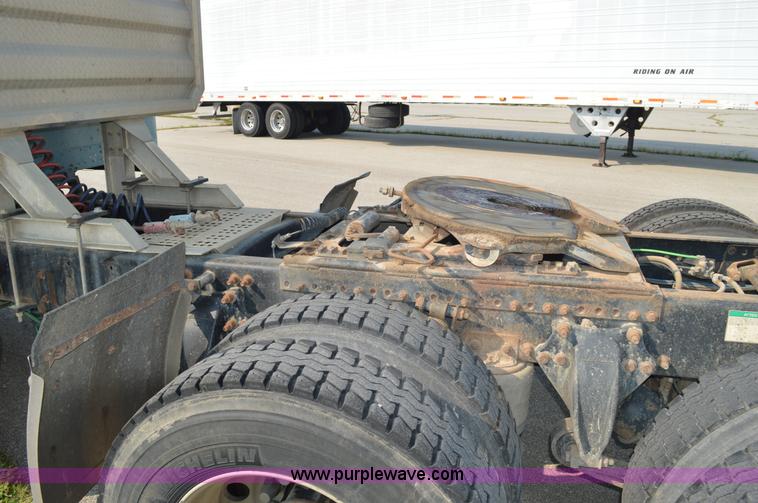 image for item AX9424 1999 Freightliner FLD120 semi truck