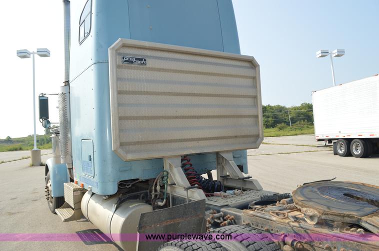 image for item AX9424 1999 Freightliner FLD120 semi truck