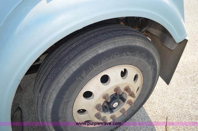 image for item AX9424 1999 Freightliner FLD120 semi truck