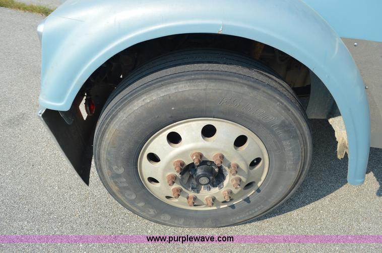 image for item AX9424 1999 Freightliner FLD120 semi truck