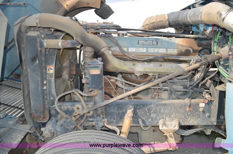 image for item AX9424 1999 Freightliner FLD120 semi truck