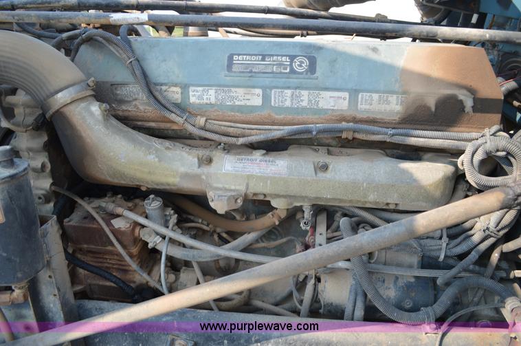 image for item AX9424 1999 Freightliner FLD120 semi truck