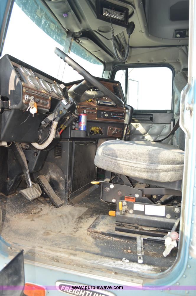 image for item AX9424 1999 Freightliner FLD120 semi truck