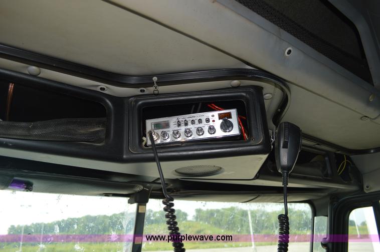 image for item AX9424 1999 Freightliner FLD120 semi truck