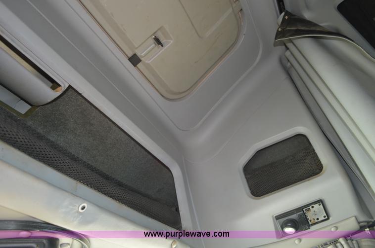 image for item AX9424 1999 Freightliner FLD120 semi truck