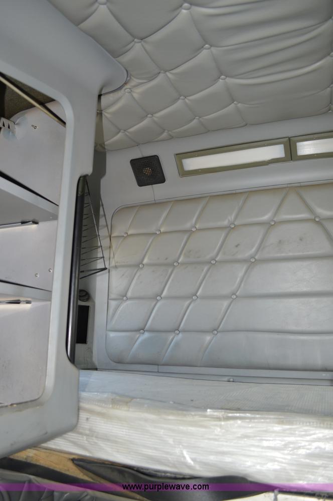 image for item AX9424 1999 Freightliner FLD120 semi truck