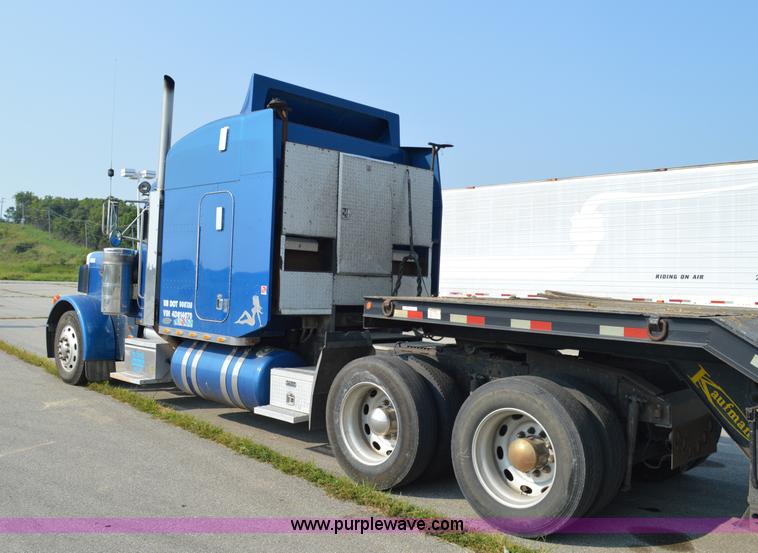 image for item AX9425 2004 Peterbilt 379 semi truck