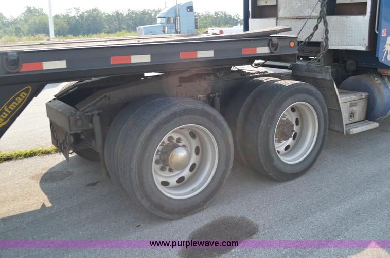 image for item AX9425 2004 Peterbilt 379 semi truck