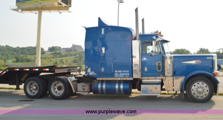 image for item AX9425 2004 Peterbilt 379 semi truck