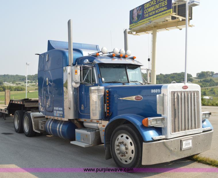 image for item AX9425 2004 Peterbilt 379 semi truck