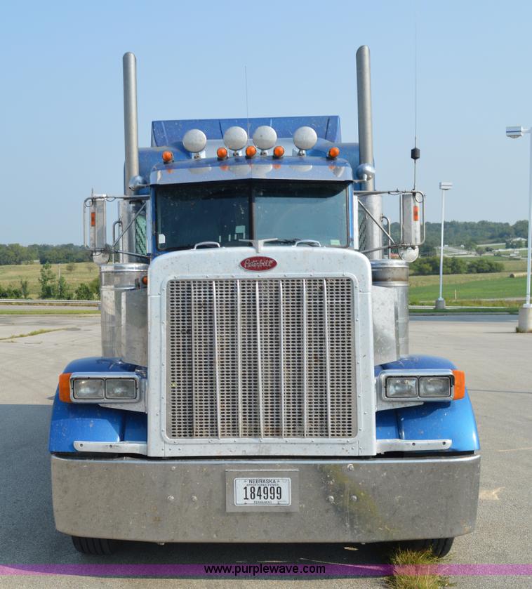 image for item AX9425 2004 Peterbilt 379 semi truck