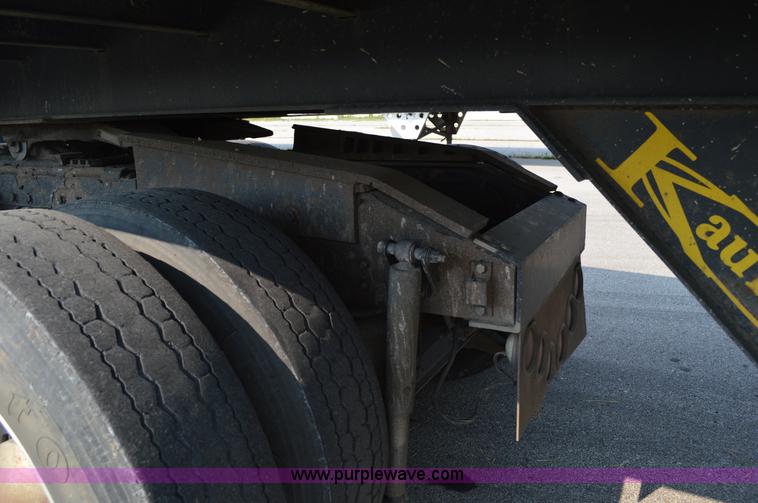 image for item AX9425 2004 Peterbilt 379 semi truck