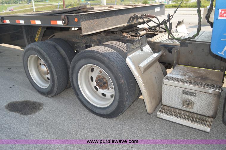 image for item AX9425 2004 Peterbilt 379 semi truck