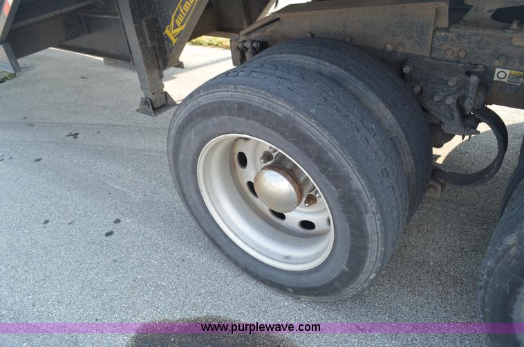 image for item AX9425 2004 Peterbilt 379 semi truck