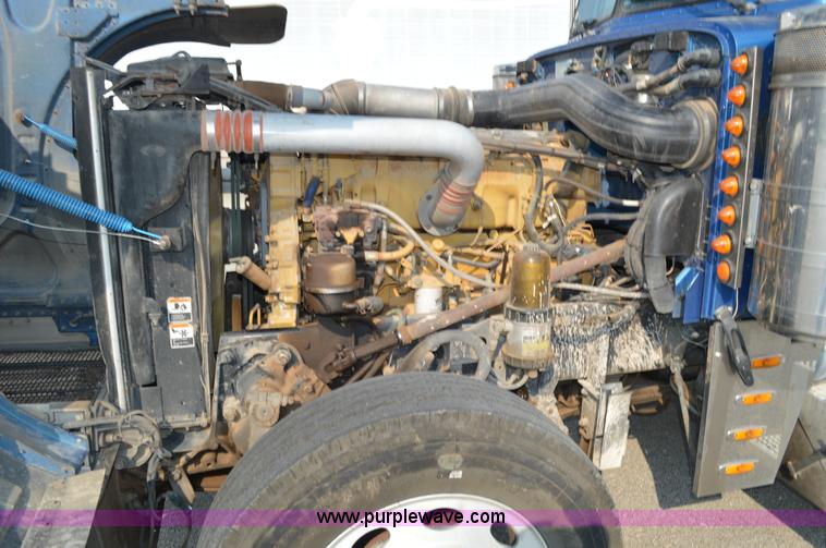 image for item AX9425 2004 Peterbilt 379 semi truck