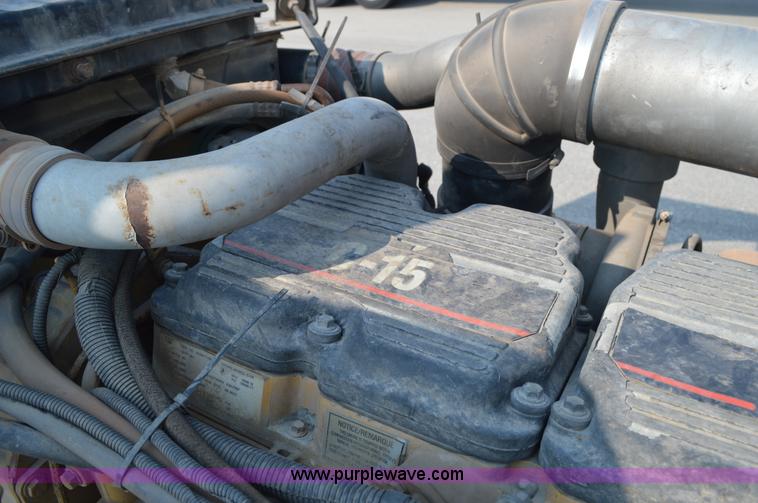 image for item AX9425 2004 Peterbilt 379 semi truck