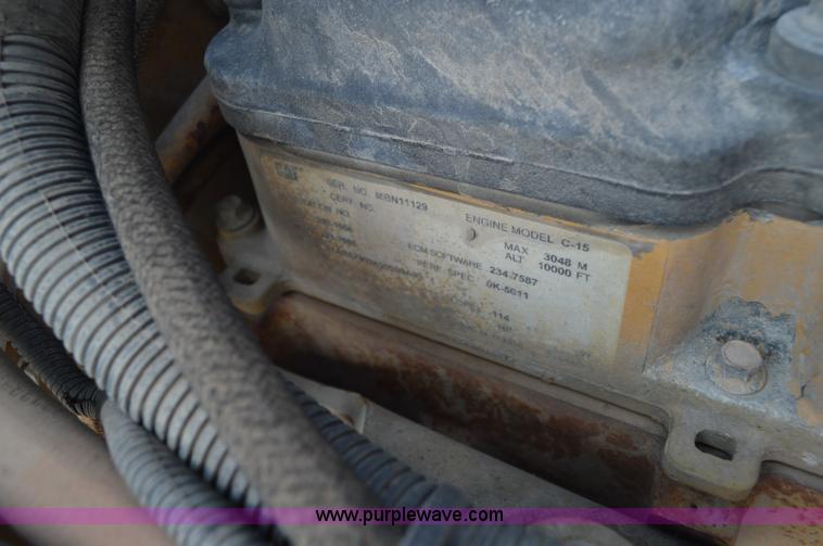 image for item AX9425 2004 Peterbilt 379 semi truck