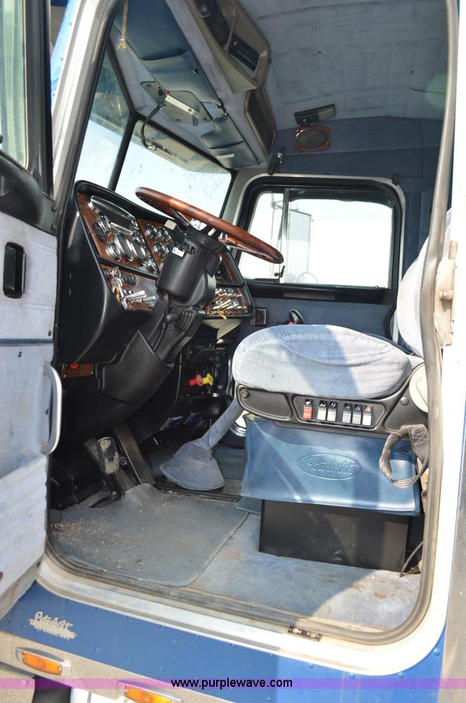 image for item AX9425 2004 Peterbilt 379 semi truck