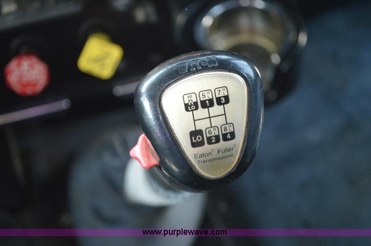 image for item AX9425 2004 Peterbilt 379 semi truck