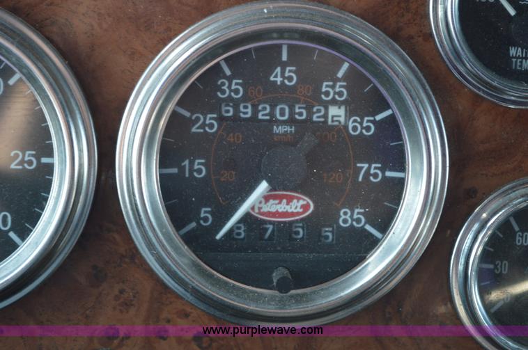 image for item AX9425 2004 Peterbilt 379 semi truck