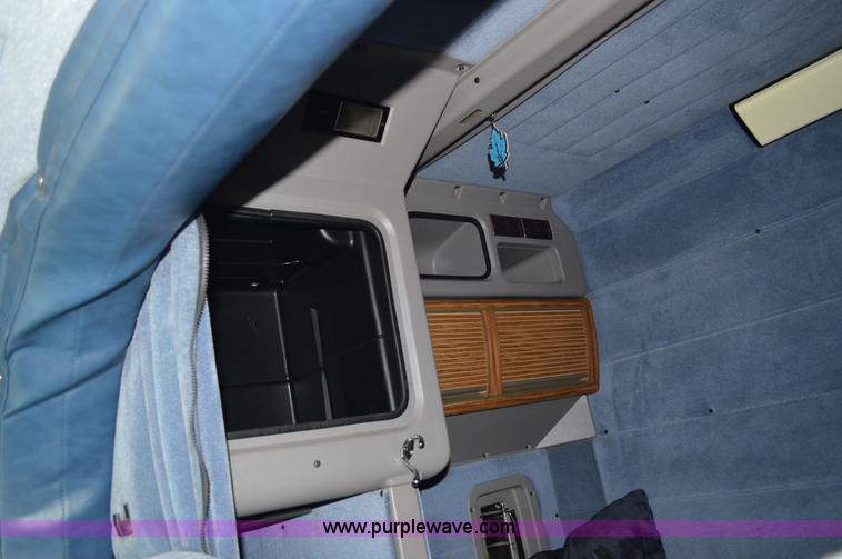 image for item AX9425 2004 Peterbilt 379 semi truck