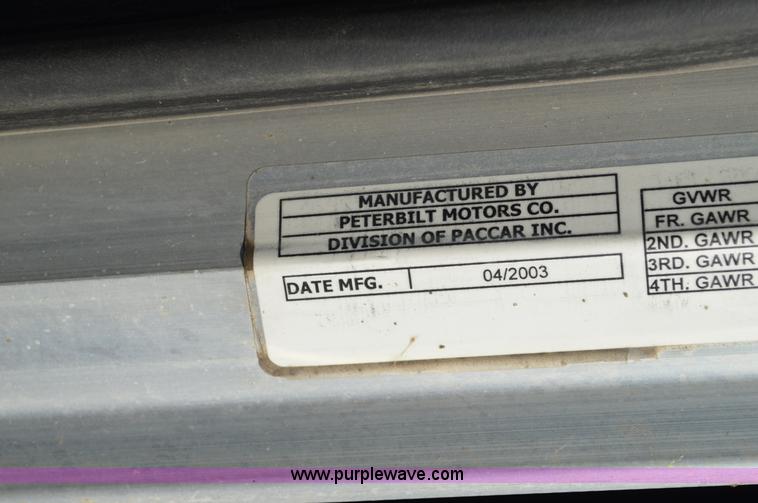 image for item AX9425 2004 Peterbilt 379 semi truck