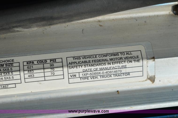 image for item AX9425 2004 Peterbilt 379 semi truck