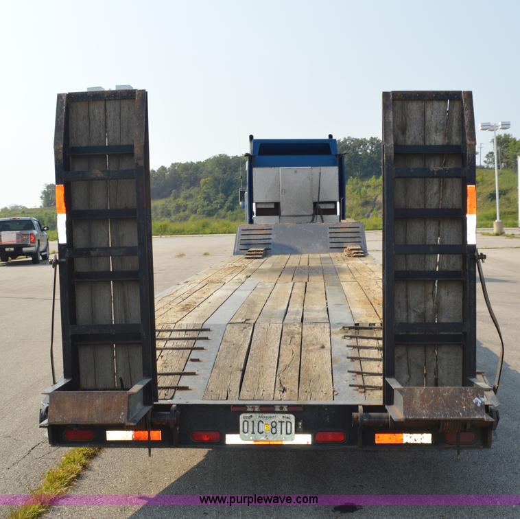 image for item AX9426 2007 Kaufman R25TON equipment trailer