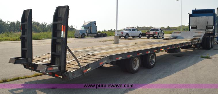 image for item AX9426 2007 Kaufman R25TON equipment trailer