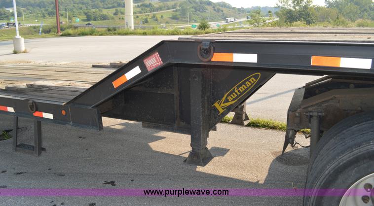 image for item AX9426 2007 Kaufman R25TON equipment trailer