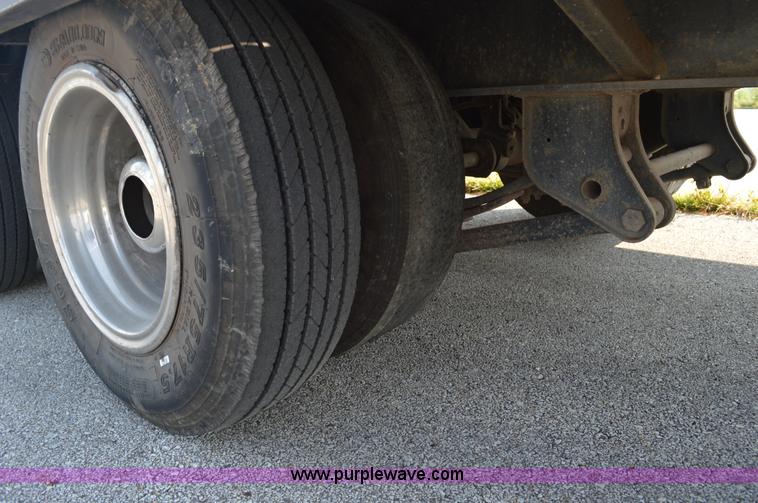 image for item AX9426 2007 Kaufman R25TON equipment trailer