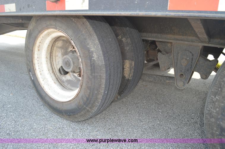 image for item AX9426 2007 Kaufman R25TON equipment trailer