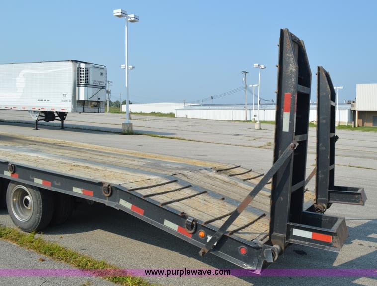 image for item AX9426 2007 Kaufman R25TON equipment trailer
