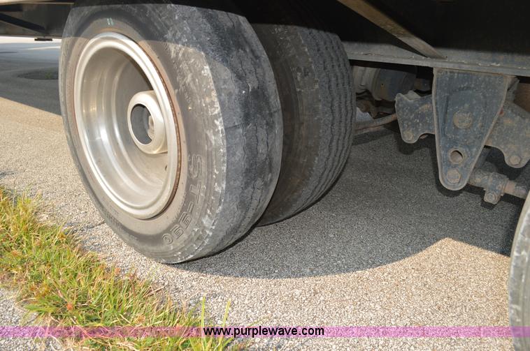 image for item AX9426 2007 Kaufman R25TON equipment trailer