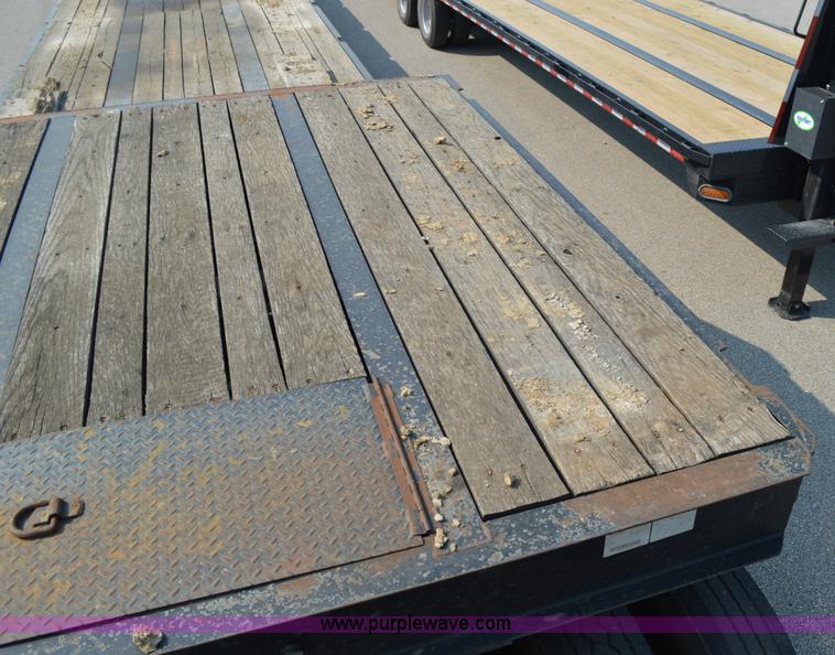 image for item AX9426 2007 Kaufman R25TON equipment trailer