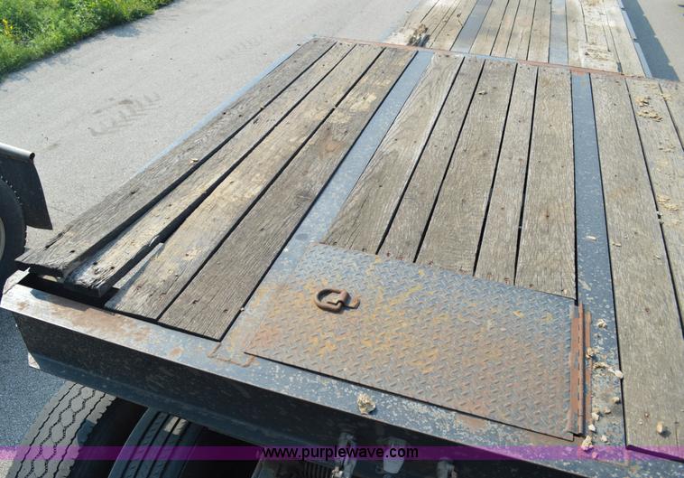 image for item AX9426 2007 Kaufman R25TON equipment trailer