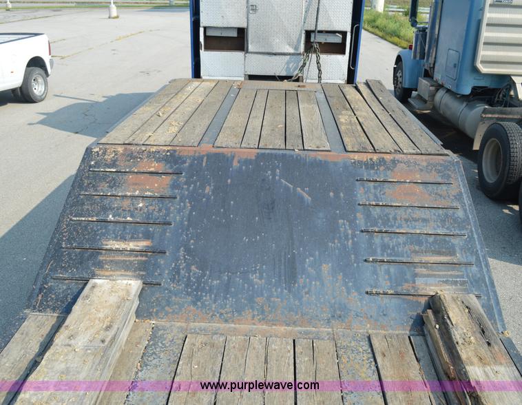image for item AX9426 2007 Kaufman R25TON equipment trailer