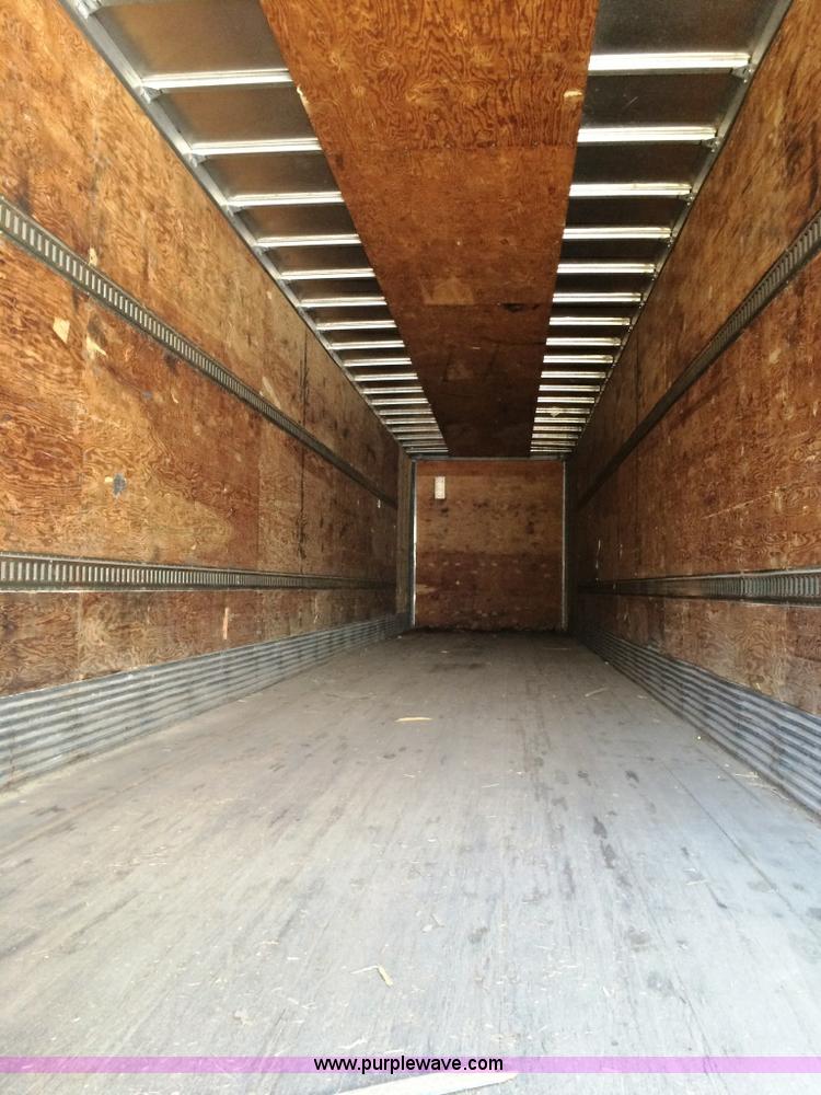 image for item D1678 1986 Stoughton dry van trailer