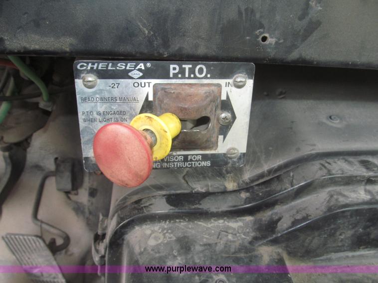 image for item F7241 1990 International 8100 semi truck