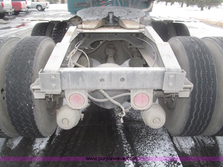 image for item F7241 1990 International 8100 semi truck