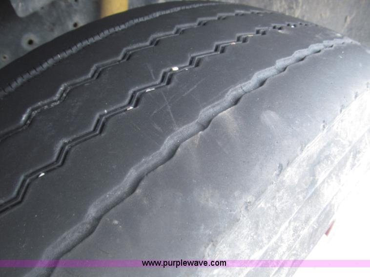 image for item F7241 1990 International 8100 semi truck