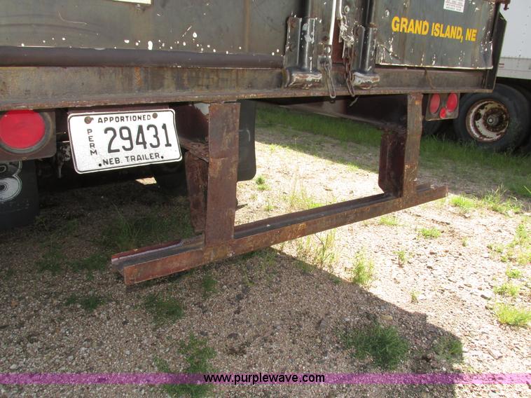 image for item H1246 1975 Fruehauf FB9-F2-45 dry van trailer