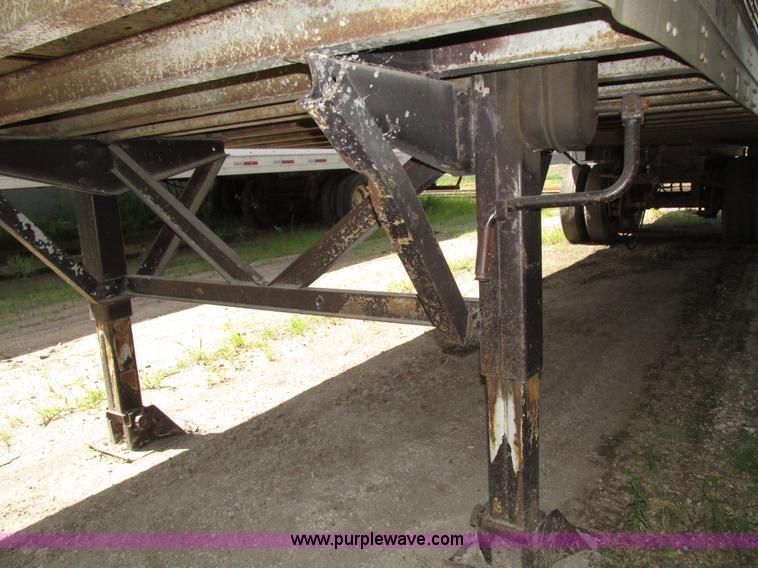image for item H1246 1975 Fruehauf FB9-F2-45 dry van trailer