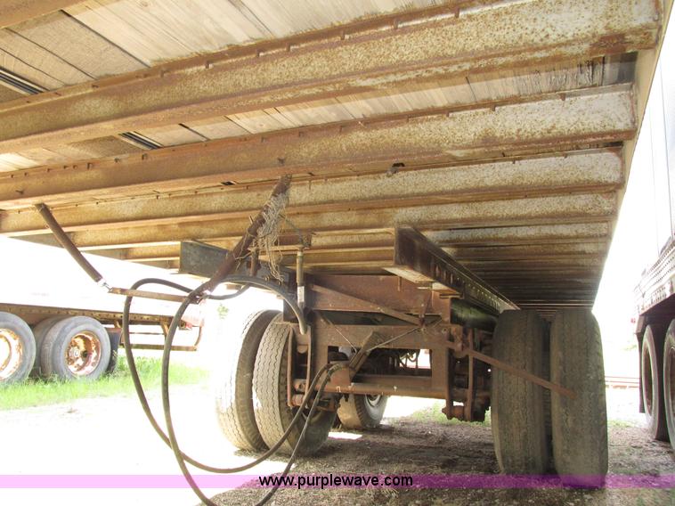 image for item H1246 1975 Fruehauf FB9-F2-45 dry van trailer