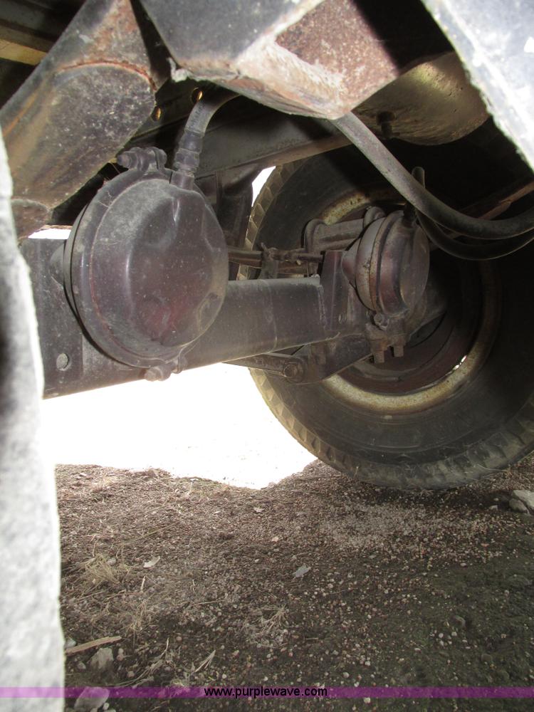 image for item H1246 1975 Fruehauf FB9-F2-45 dry van trailer